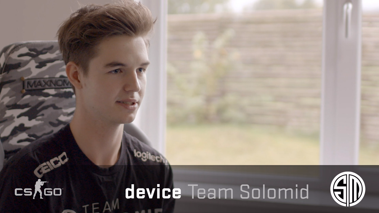 CS:GO Player Profiles hero image